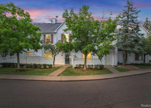 Property at 22051 Atlantic Pointe, Farmington Hills, MI 48336, 2 beds, 2.5 baths