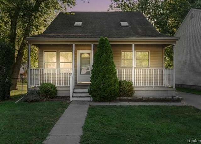 Property at 5719 Huron St, Dearborn Heights, MI 48125, 3 beds, 2 baths