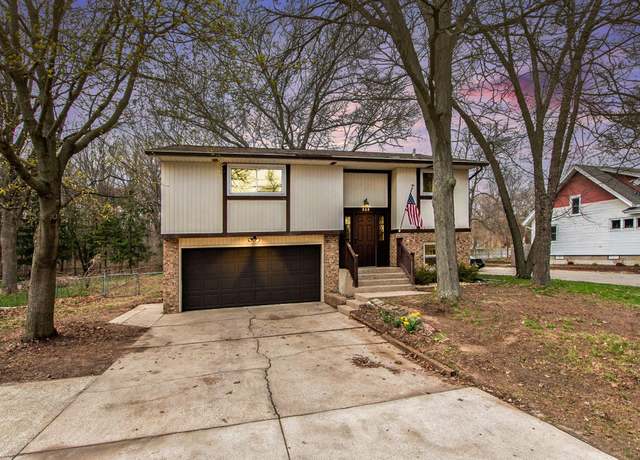 Property at 222 Aniline Ave N, Holland, MI 49424, 3 beds, 1.5 baths