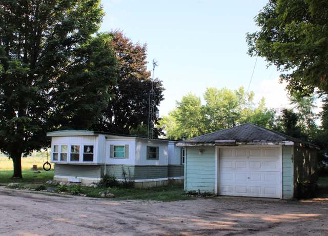 Property at 4900 E Phelps Rd, Lake City, MI 49651, 2 beds, 2 baths