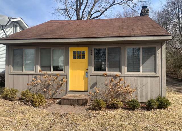 Property at 3991 Fieldview Ave, West Bloomfield, MI 48324, 2 beds, 1 bath
