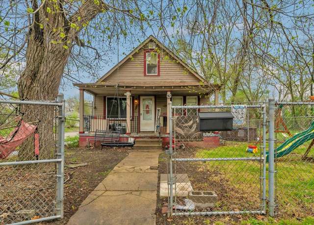 Property at 7556 Saint Marys St, Detroit, MI 48228, 3 beds, 1 bath