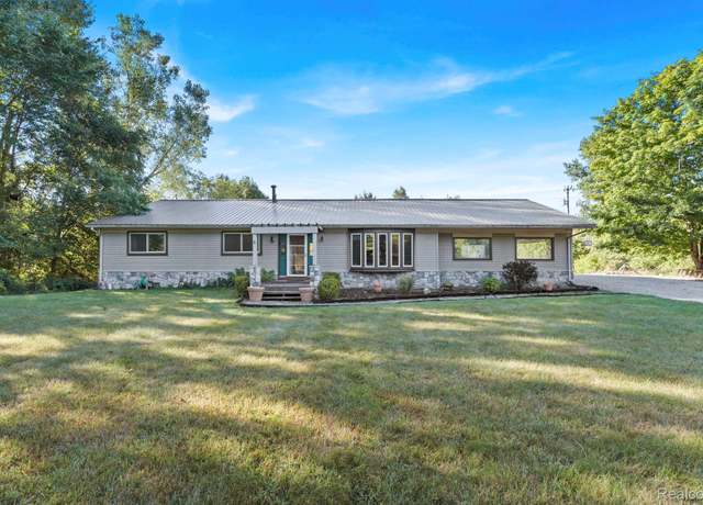 Property at 5376 Casey Rd, Dryden Township, MI 48428, 3 beds, 2 baths