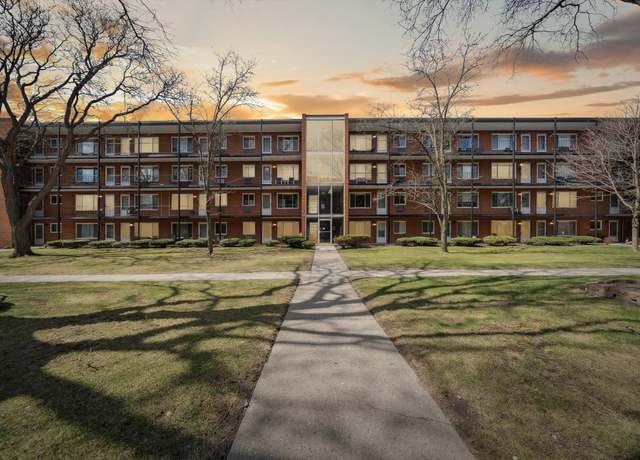 Property at 2925 W 13 Mile Rd #207, Royal Oak, MI 48073, 2 beds, 1 bath