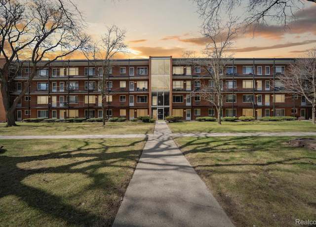 Property at 2925 W 13 Mile Rd #207, Royal Oak, MI 48073, 2 beds, 1 bath