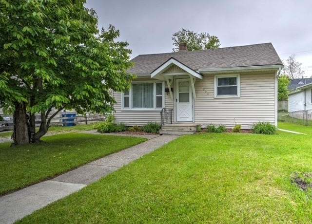 Property at 1090 Boston Ave, Waterford, MI 48328, 2 beds, 1 bath