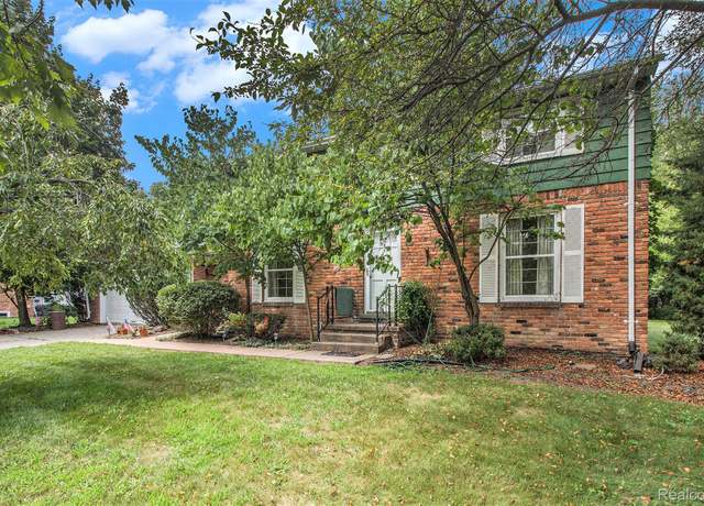 Property at 6525 Little Turkey Run Rd, Shelby Charter Township, MI 48317, 3 beds, 1.5 baths
