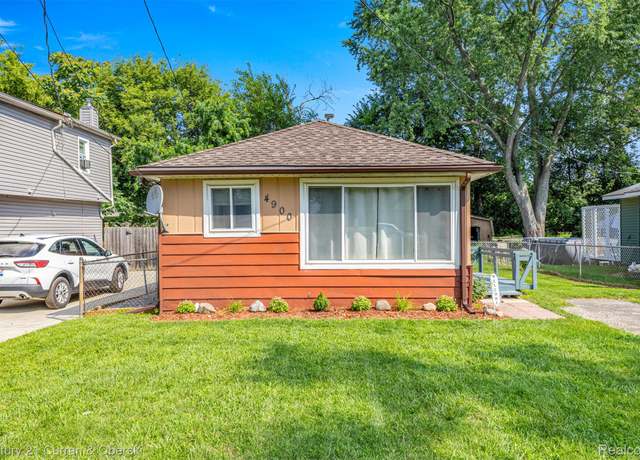 Property at 4900 Lakeview Ave, West Bloomfield Charter Township, MI 48324, 2 beds, 1 bath