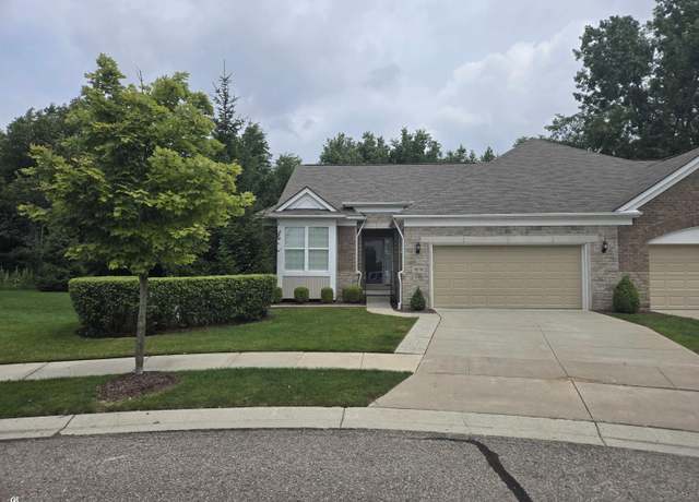 Property at 49728 Lakewood St, Macomb, MI 48042, 2 beds, 2 baths