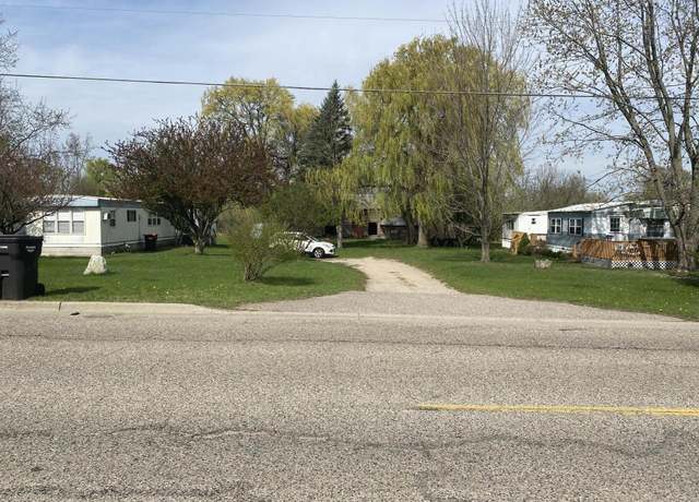 Property at 13915 West St, Cedar Springs, MI 49319, 5 beds