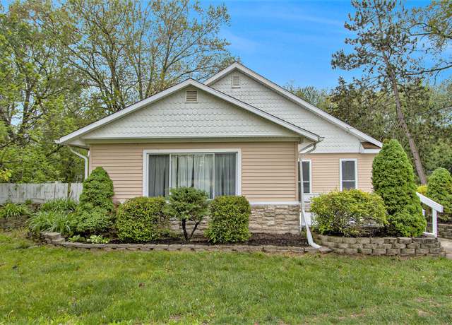 Property at 1912 E Centre Ave, Portage, MI 49002, 4 beds, 2 baths