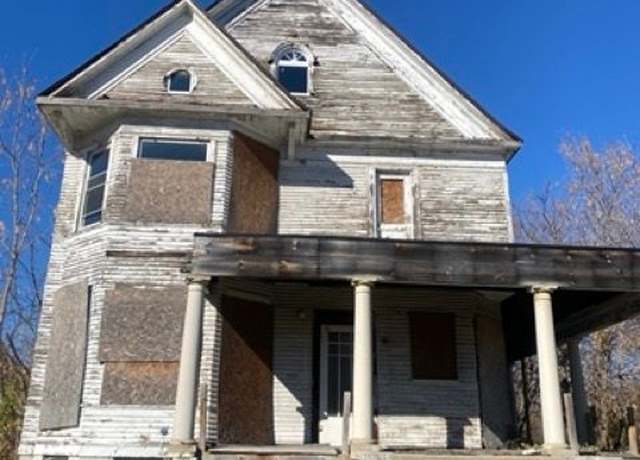Property at 100 Pingree St, Detroit, MI 48202, 5 beds, 2 baths