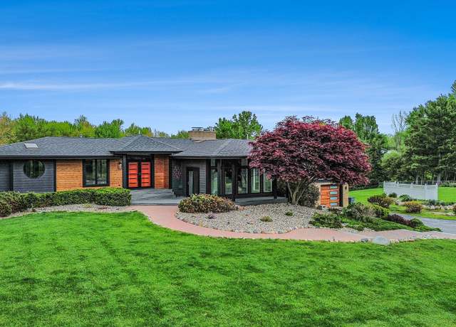Property at 8411 Jordan Rd, Grand Blanc, MI 48439, 4 beds, 4 baths