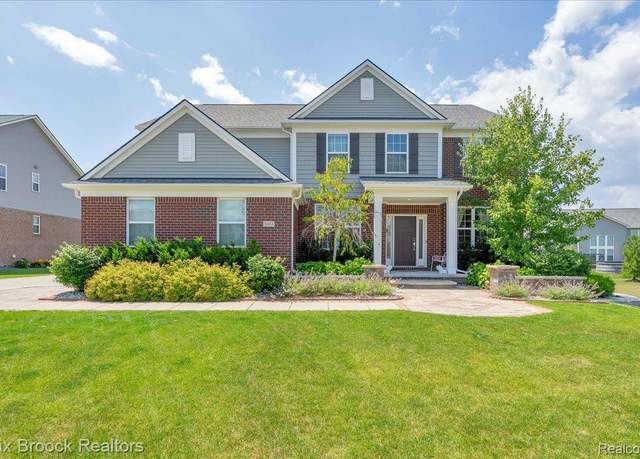 Property at 1043 Kendall Ct, Lake Orion, MI 48360, 5 beds, 4 baths