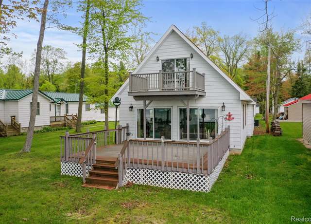 Property at 6783 E Houghton Lake Dr, Houghton Lake, MI 48629, 5 beds, 4 baths
