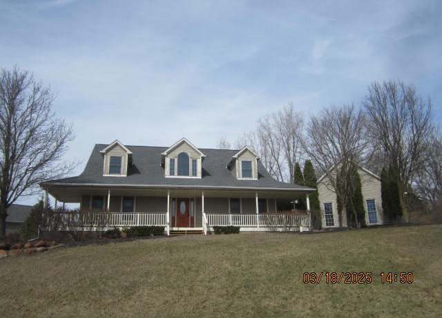Property at 4452 Creekview Dr, Howell, MI 48843, 3 beds, 2.5 baths