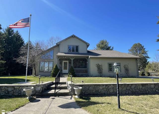 Property at 1950 Sunrise Dr, Harrisville, MI 48738, 3 beds, 2.5 baths