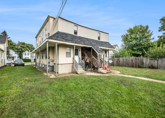 Property at 914 Courtney St NW, Grand Rapids, MI 49504, 8 beds