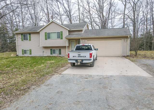 Property at 8594 S Felch Ave, Newaygo, MI 49337, 4 beds, 3 baths