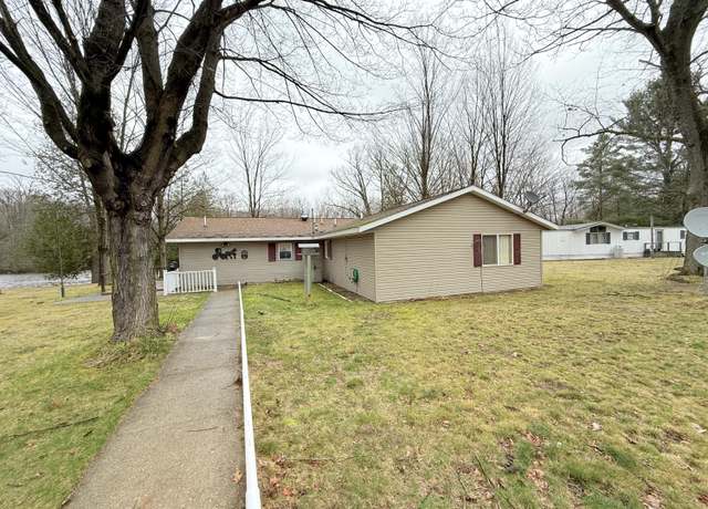 Property at 15370 Rapids Dr, Hersey, MI 49639, 2 beds, 2.5 baths