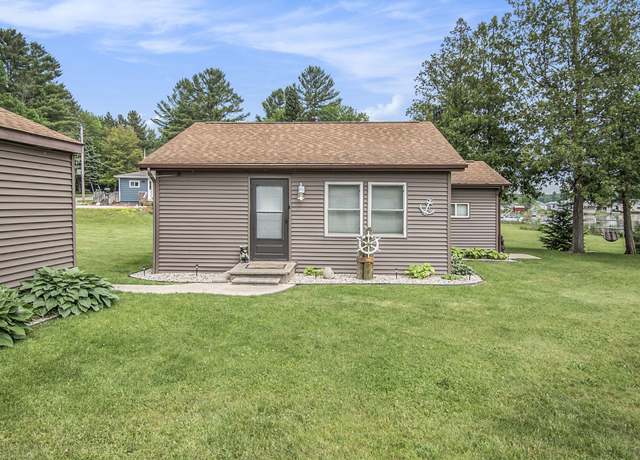 Property at 8515 S Old State Ave Ave, Farwell, MI 48622, 2 beds, 1.5 baths