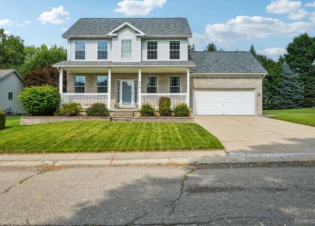 Property at 316 Valleyview Dr, Linden, MI 48451, 3 beds, 2.5 baths