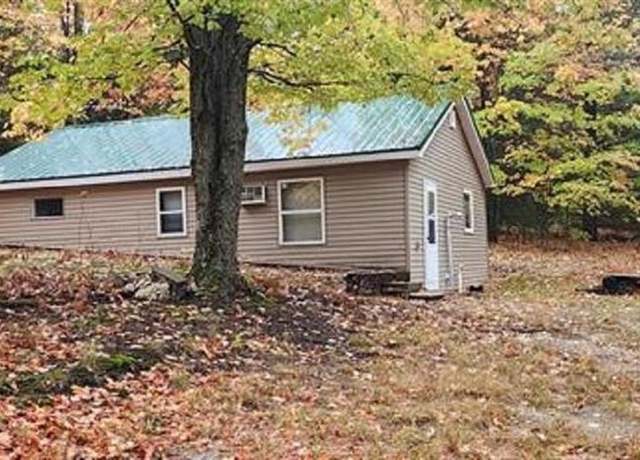 Property at 5560 N 3 Rd, Mesick, MI 49668