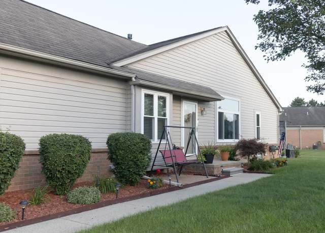 Property at 34336 Manor Run Circle Cir, Sterling Heights, MI 48312, 2 beds, 2.5 baths