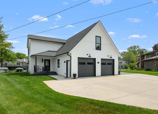 Property at 1335 Panama St, Portage, MI 49002, 4 beds, 2.5 baths