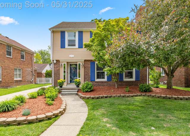 Property at 23815 Rockford St, Dearborn, MI 48124, 3 beds, 1.5 baths