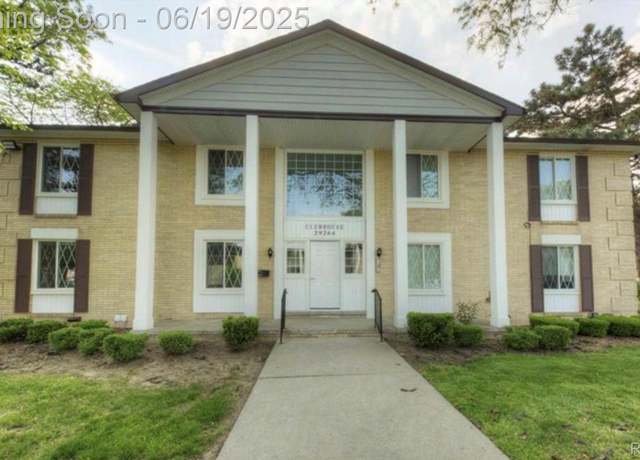 Property at 29264 Gloede Dr, Warren, MI 48088, 2 beds, 1 bath