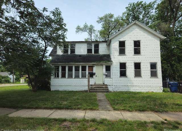 Property at 4428 Elizabeth St, Wayne, MI 48184, 5 beds, 2.5 baths