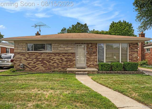 Property at 8277 Gary Ave, Westland, MI 48185, 3 beds, 1.5 baths