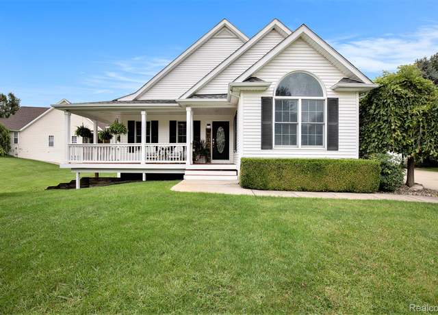 Property at 3677 Wedgewood Dr, Lapeer, MI 48446, 4 beds, 4 baths