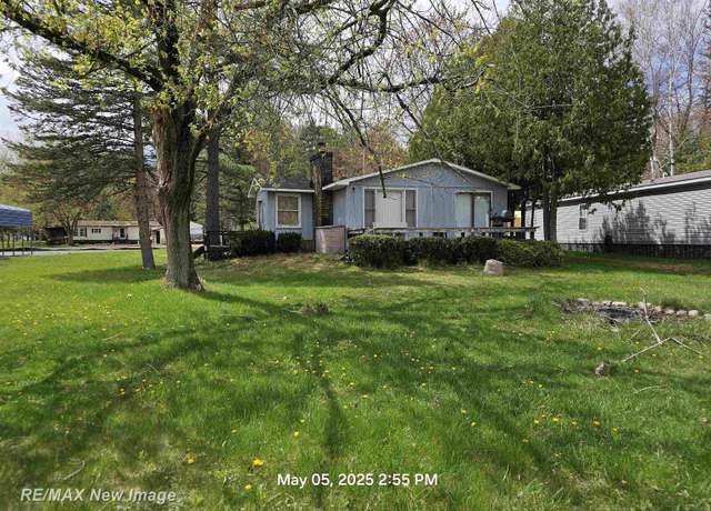 Property at 5243 Martin Rd, Beaverton, MI 48612, 3 beds, 1.5 baths
