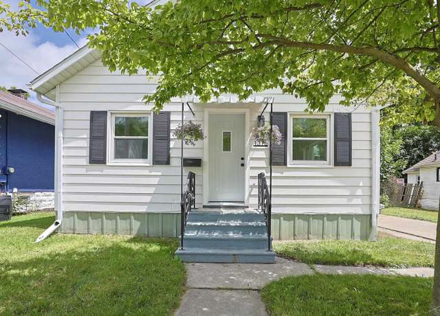 Property at 1315 Fraser St, Bay City, MI 48708, 2 beds, 1 bath