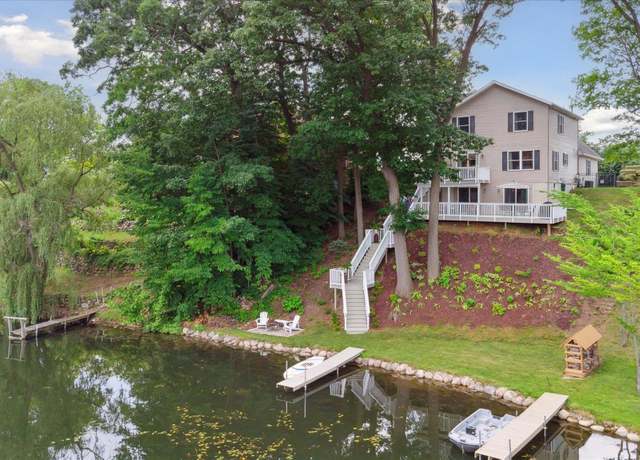 Property at 6201 Academy Dr, Brighton, MI 48116, 4 beds, 2.5 baths