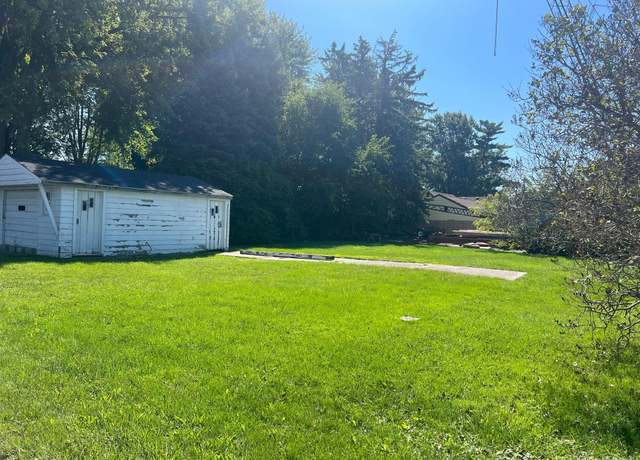 Property at 1305 S Parker St, Marine City, MI 48039, 3 beds, 1 bath