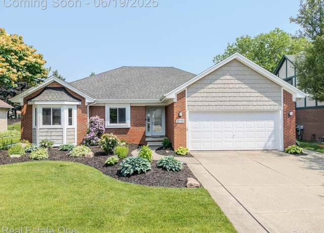 Property at 15719 Greenview Dr, Fraser, MI 48026, 3 beds, 2.5 baths