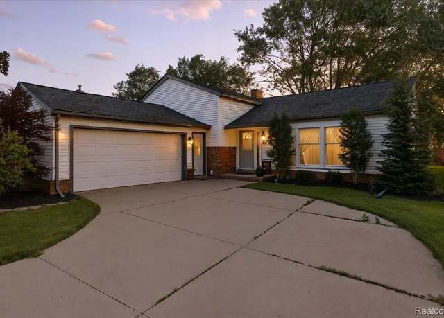 Property at 42109 Hartford Dr, Canton, MI 48187, 4 beds, 2.5 baths