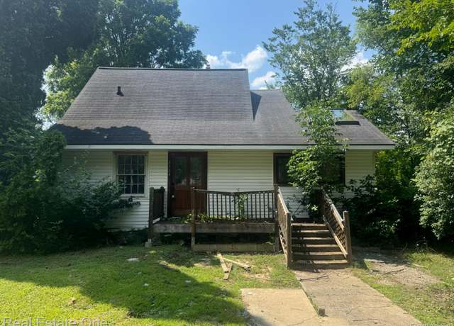 Property at 2524 Elmwood Ave, Ann Arbor, MI 48104, 4 beds, 1.5 baths