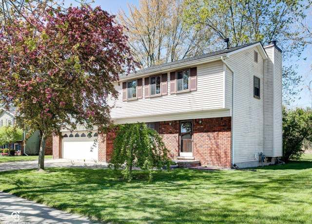 Property at 850 Montana St, Marysville, MI 48040, 3 beds, 1.5 baths