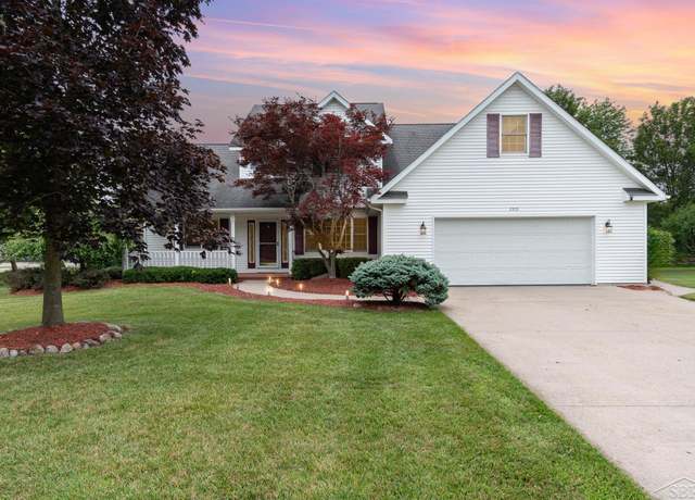 Property at 2219 Manchester Dr, Saginaw, MI 48609, 4 beds, 2.5 baths