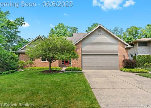 Property at 2590 Arneth Rd, West Bloomfield, MI 48324, 5 beds, 3.5 baths