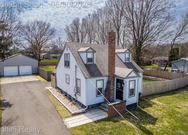 Property at 117 W Northrup St, Lansing, MI 48911, 3 beds, 1.5 baths