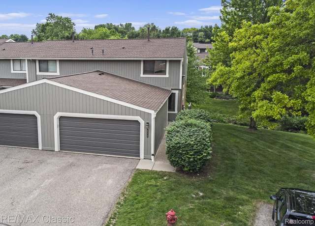 Property at 854 Yorktown Ct, Northville, MI 48167, 2 beds, 3 baths