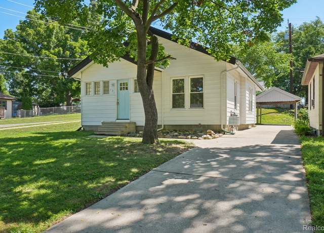 Property at 131 S Tilden Ave, Waterford, MI 48328, 2 beds, 1 bath