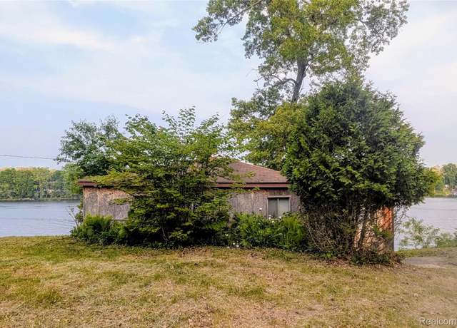 Property at 15229 Longfellow Dr, Byron, MI 48418, 3 beds, 1 bath