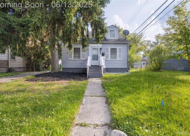 Property at 19628 Elkhart St, Harper Woods, MI 48225, 3 beds, 1 bath