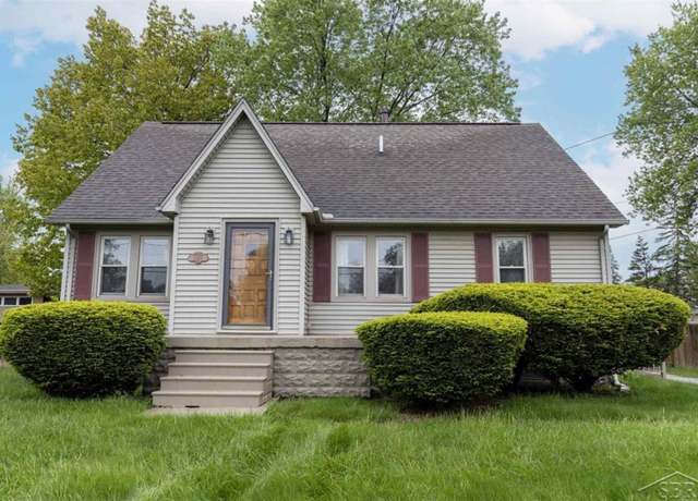 Property at 2325 N Center Rd, Saginaw, MI 48603, 4 beds, 3 baths